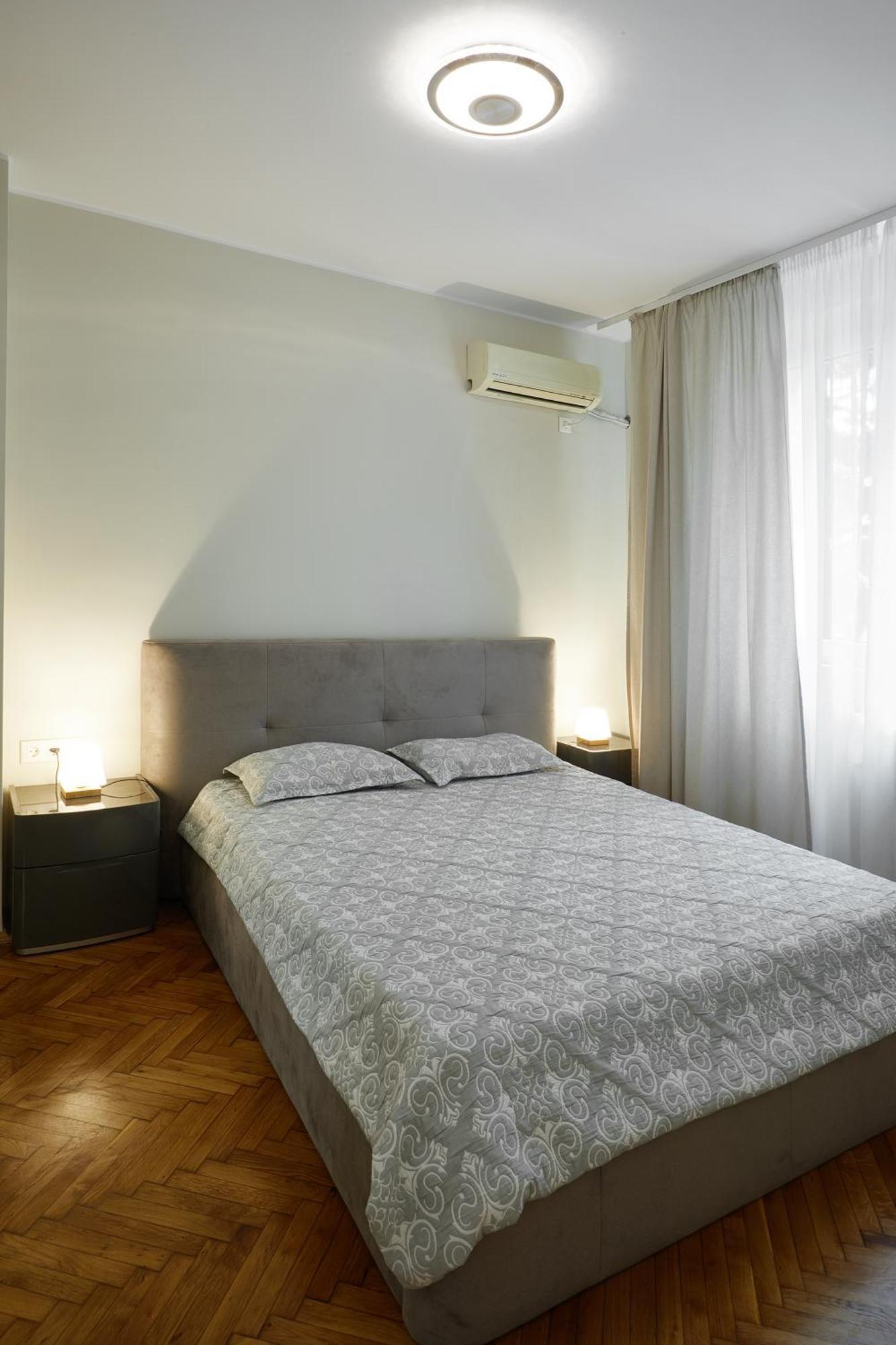 Apartment 2 *